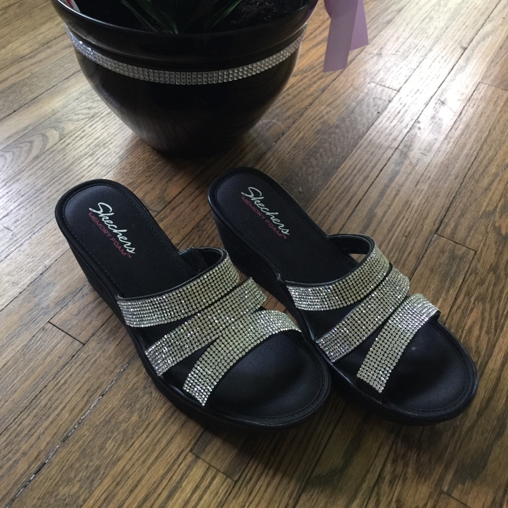Sketchers Rhinestone Sandals, brand new